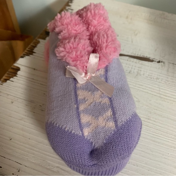 DISNEY PRINCESS TANGLED Rapunzel COZY SLIPPERS! Grippy Dots Cute Soft Sherpa NWT - Picture 2 of 7